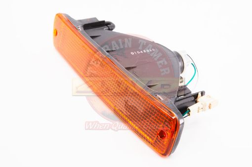 LAMP ASSY Indicator FRONT R/H Minus BULB AND Socket – Toyota Land Cruiser 80 Series